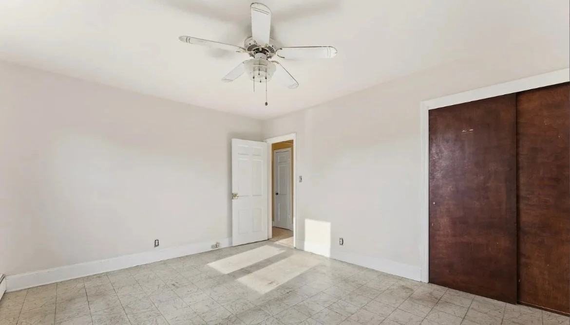 299 Howard St - Photo 3 of 8