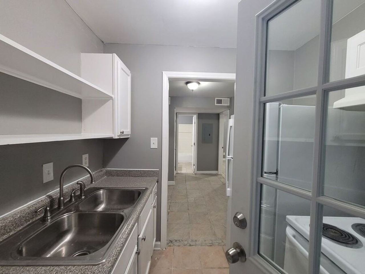 4649 Royal Ridge Dr #8 - Photo 3 of 7