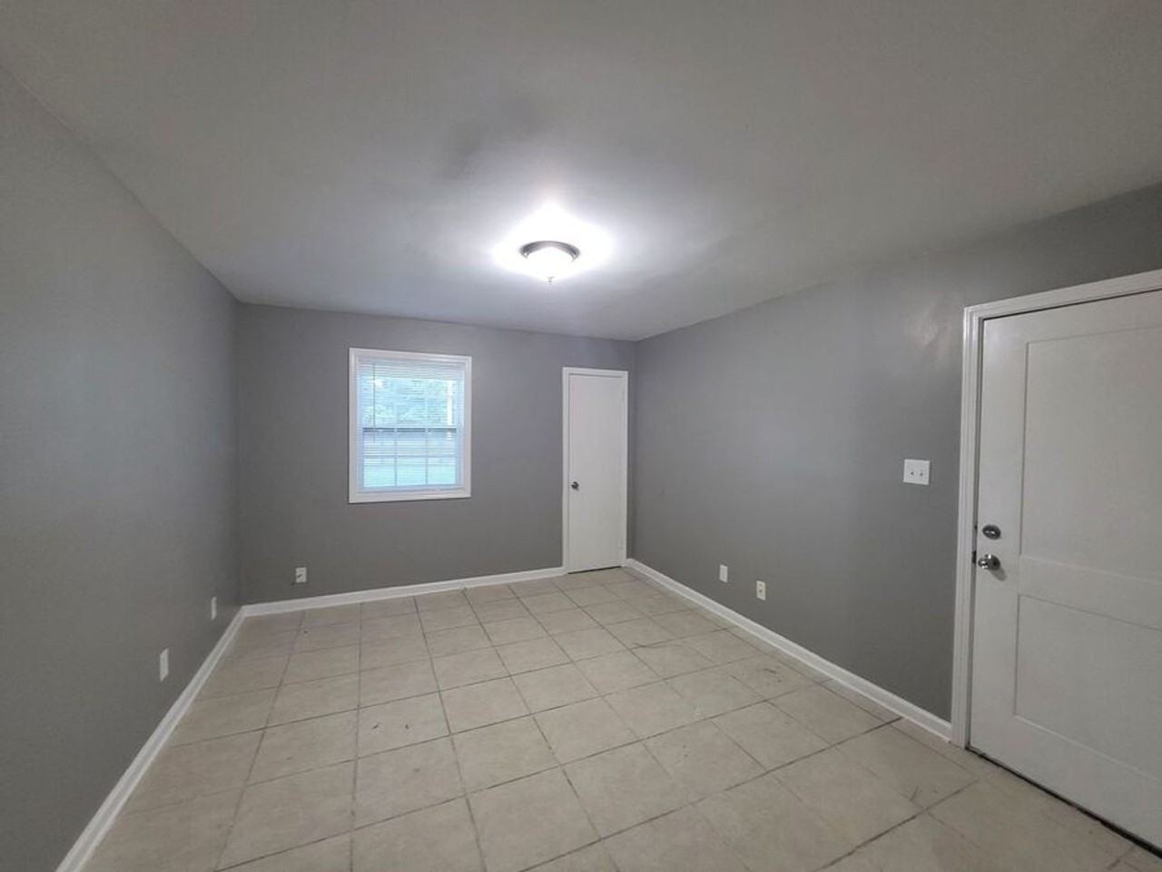 4649 Royal Ridge Dr #8 - Photo 6 of 7