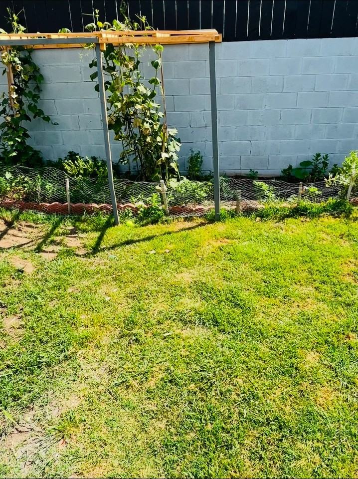 921 And A Half N Fifth Ave - Photo 2 of 10