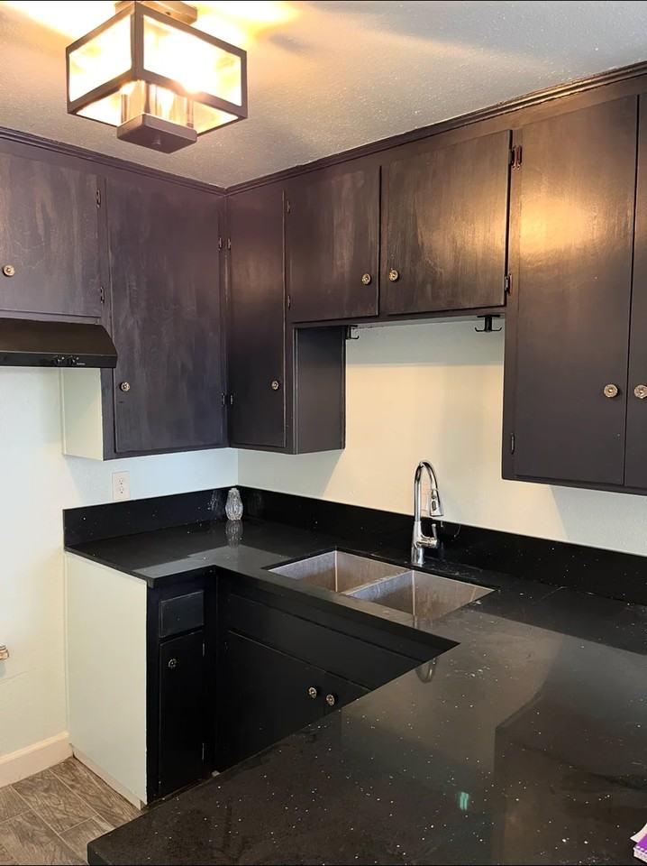 921 And A Half N Fifth Ave - Photo 5 of 10