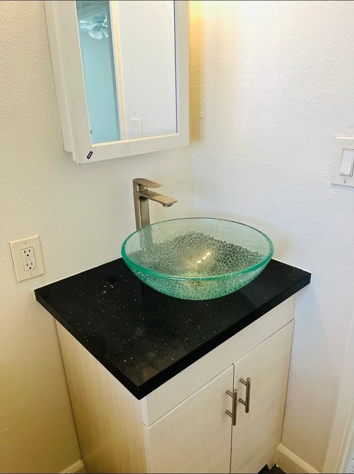 921 And A Half N Fifth Ave - Photo 7 of 10