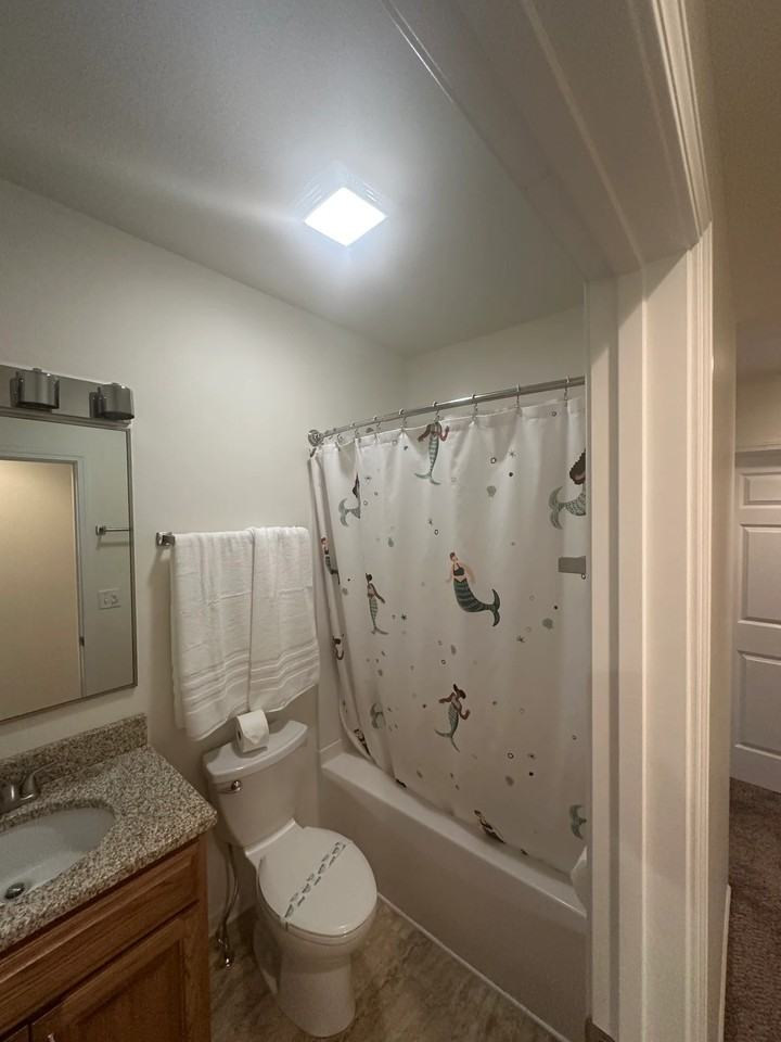 318 E Locust St #A - Photo 7 of 10