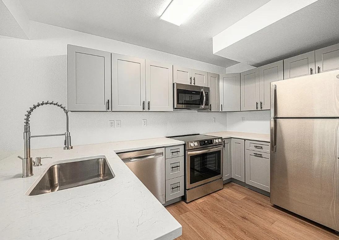 418 Sundance Cir N #A - Photo 4 of 14