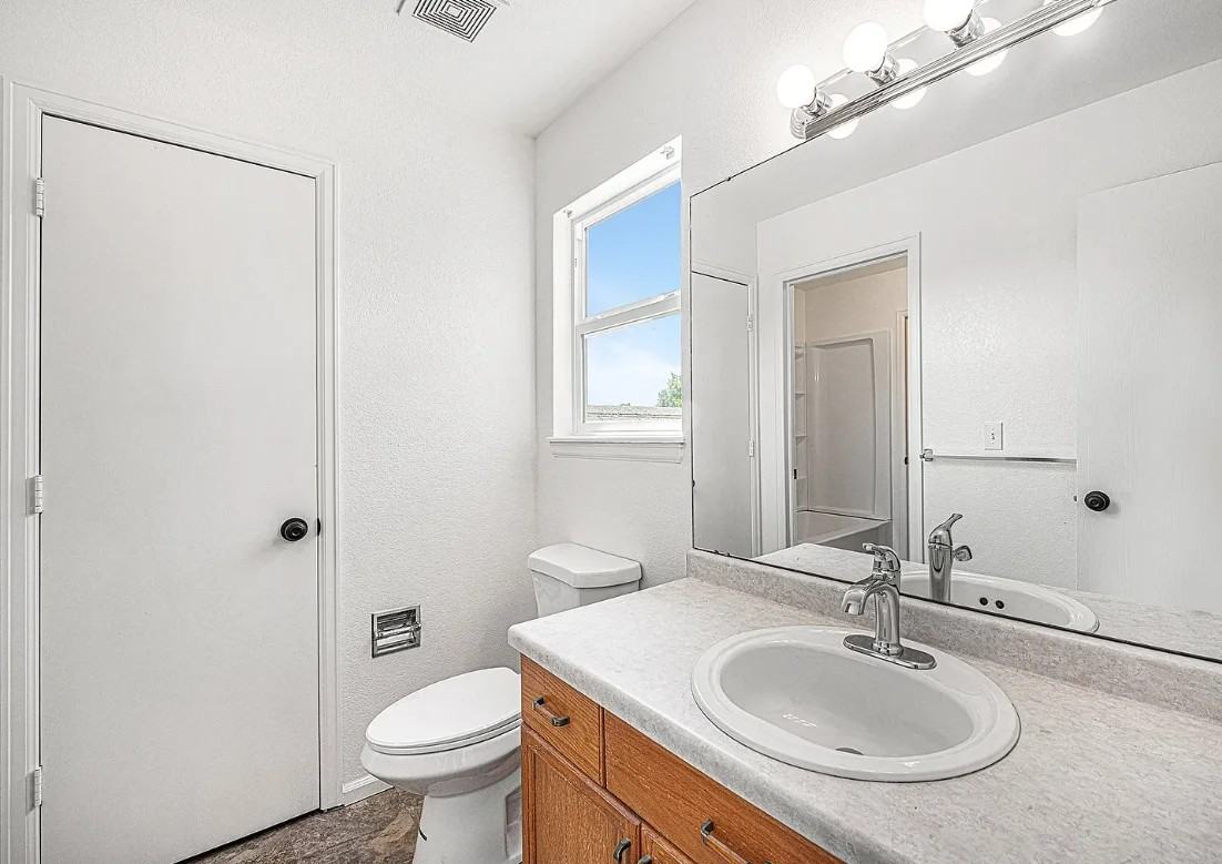 418 Sundance Cir N #A - Photo 7 of 14