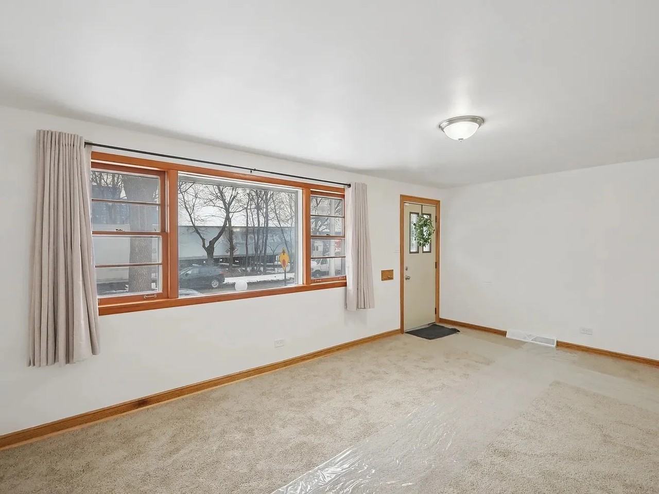 1711 W 43rd St - Photo 7 of 9