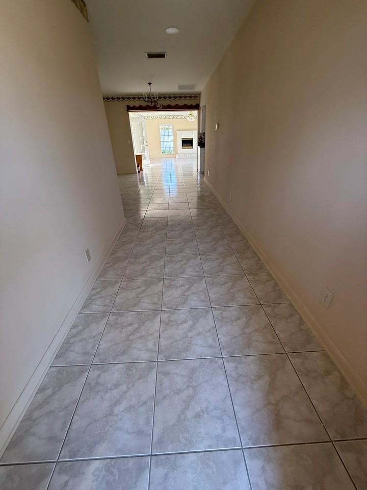 7908 N Woodlynne Ave - Photo 5 of 16