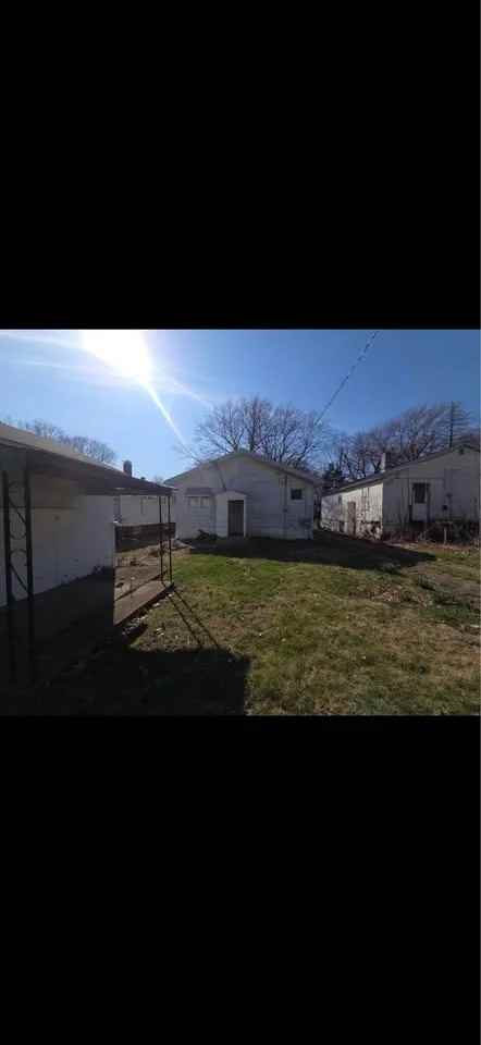 1390 N Huron St - Photo 3 of 11