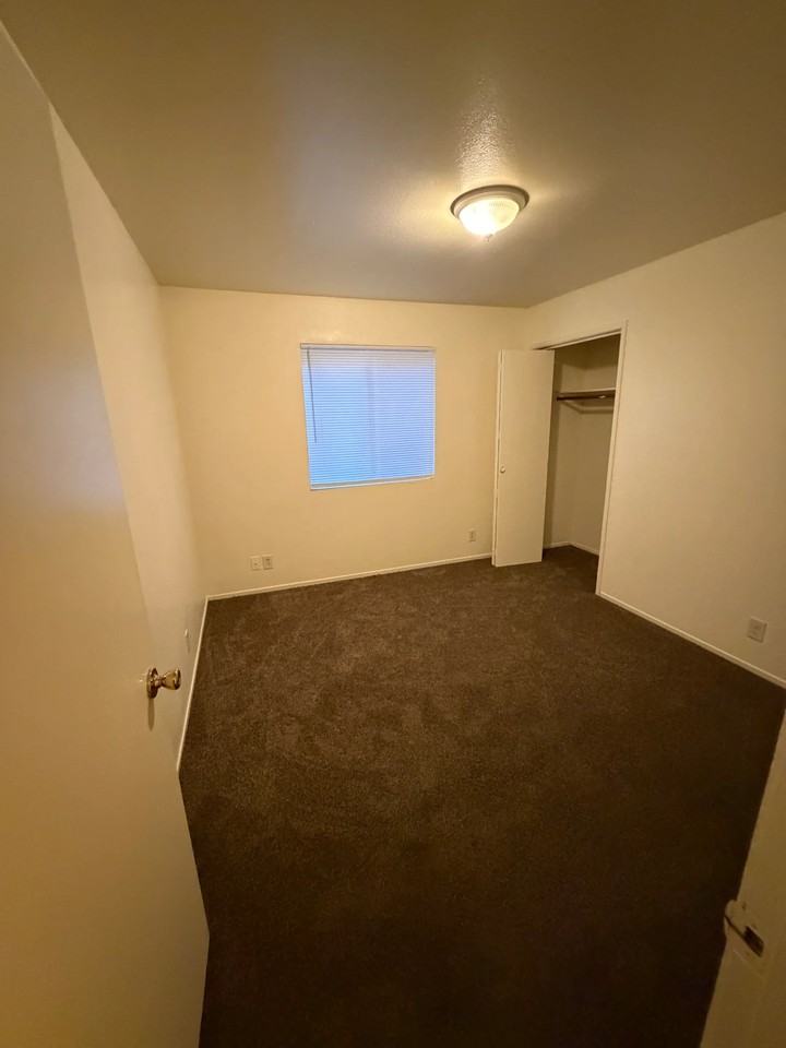 122 Frisbie St - Photo 5 of 11