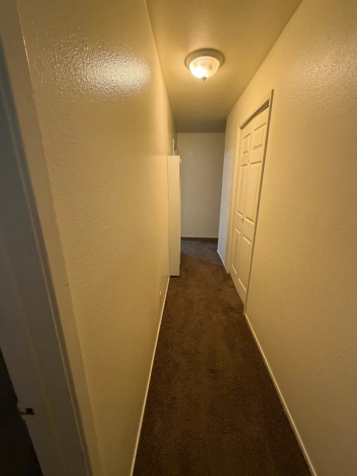 122 Frisbie St - Photo 6 of 11