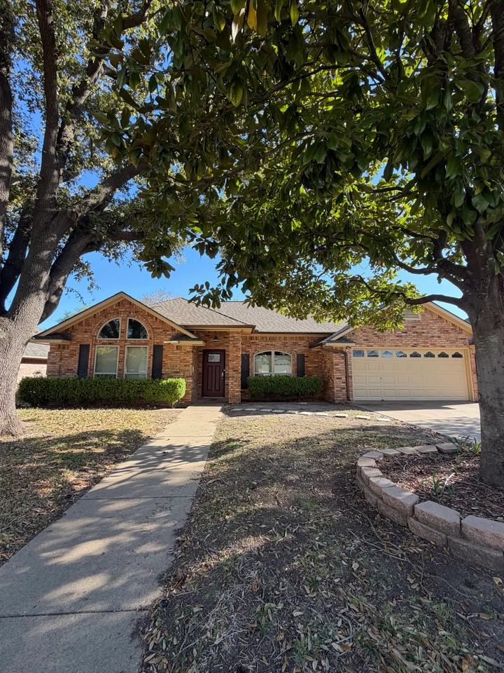 114 Driftwood Ln - Photo 2 of 8