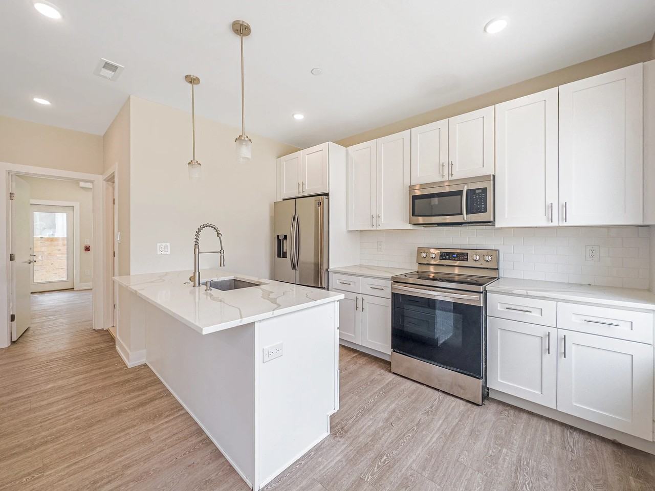 2155 N Darien St ##Pa