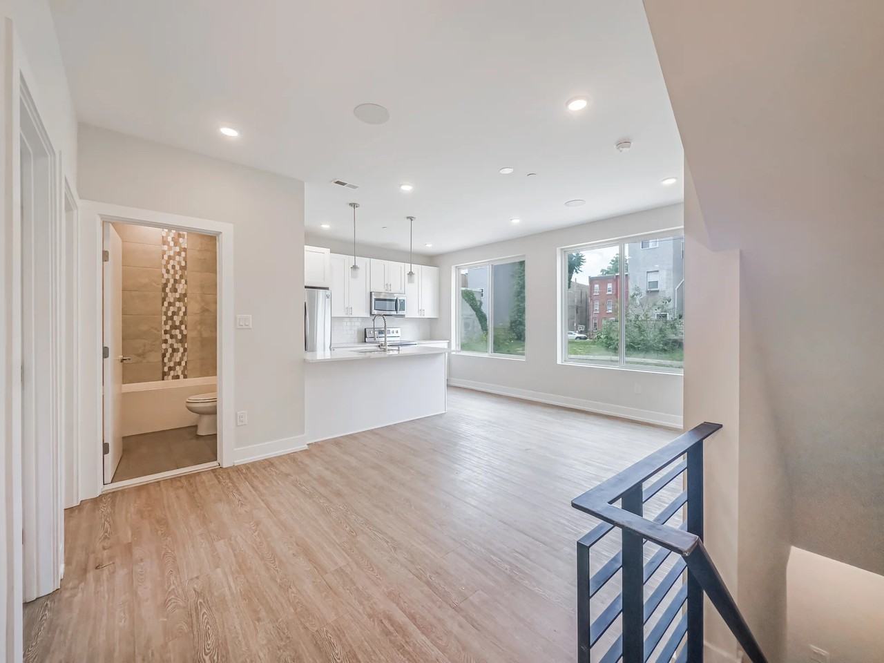 2155 N Darien St ##Pa - Photo 4 of 19