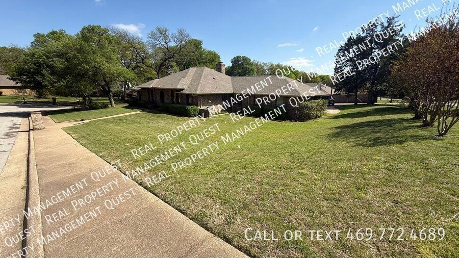 410 Peacock Cir - Photo 2 of 19