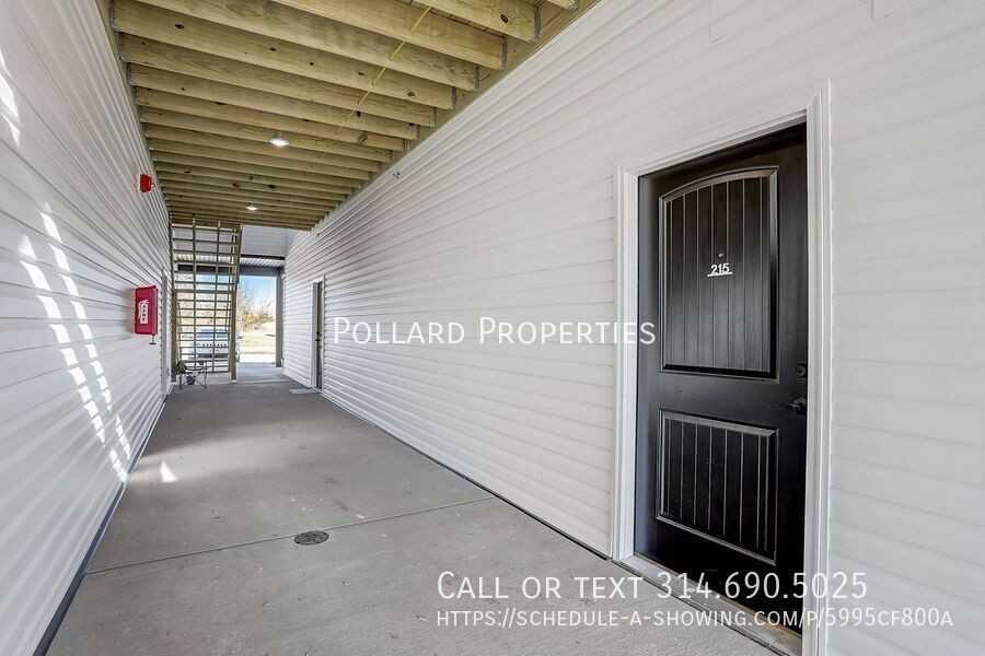 901 Parkview Dr #901 - Photo 2 of 50