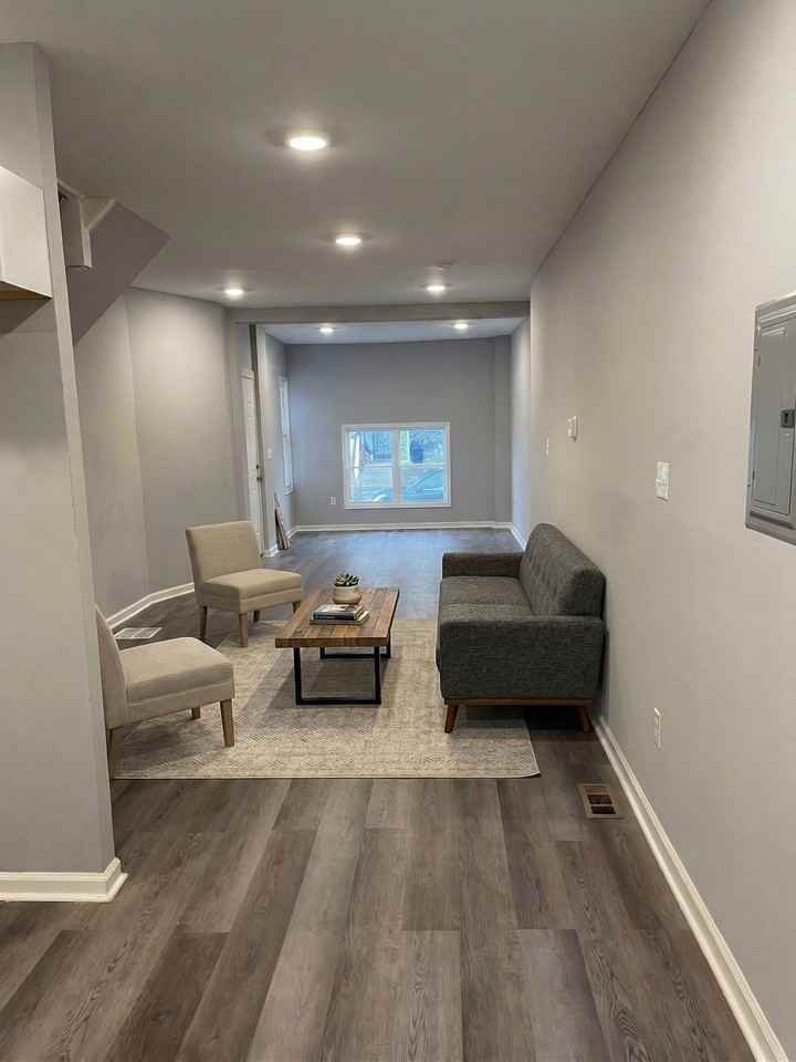 206 N 60th St - Photo 2 of 10