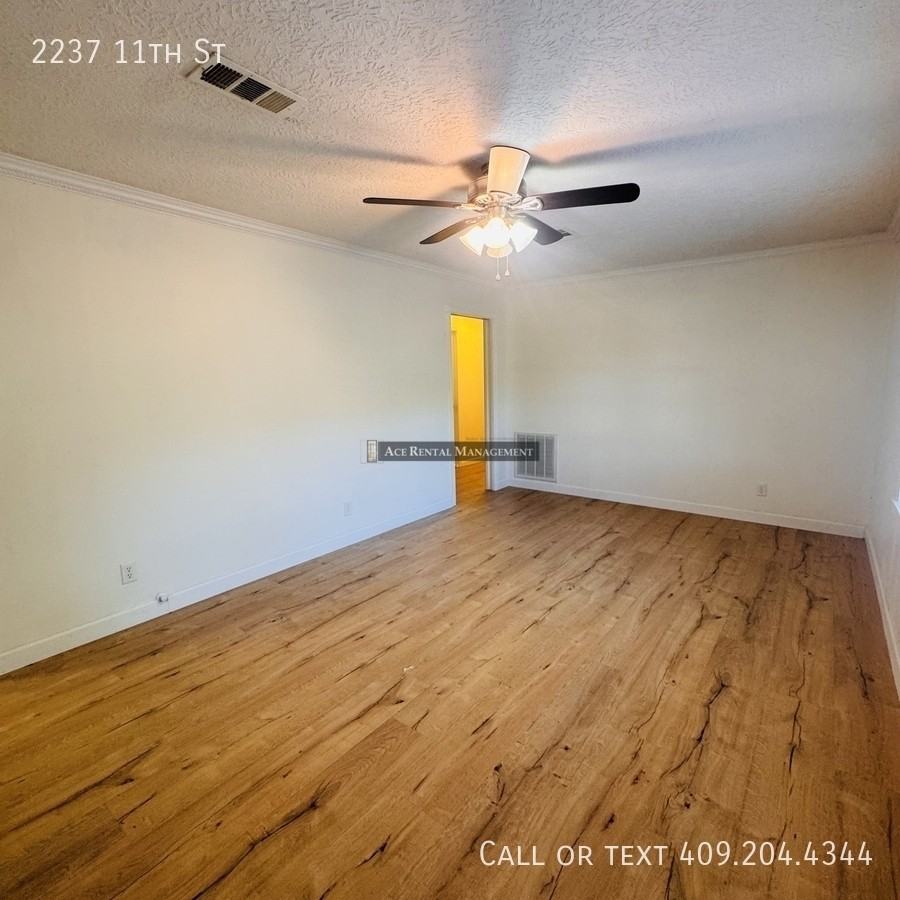 2237 11th St - Photo 2 of 23
