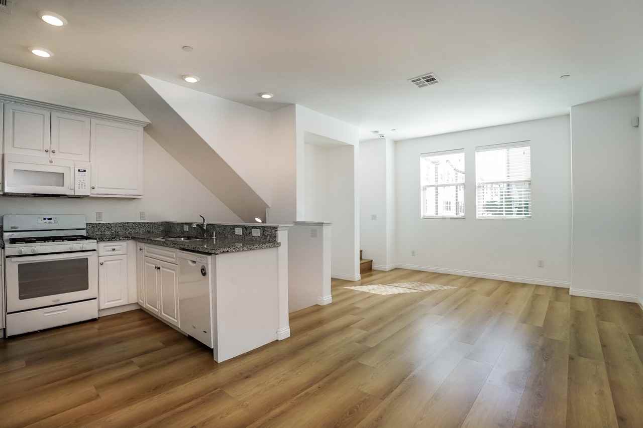 7235 N Cedar Rd - Photo 4 of 19