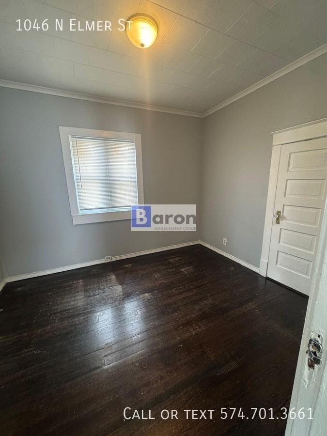 1046 N Elmer St - Photo 3 of 7