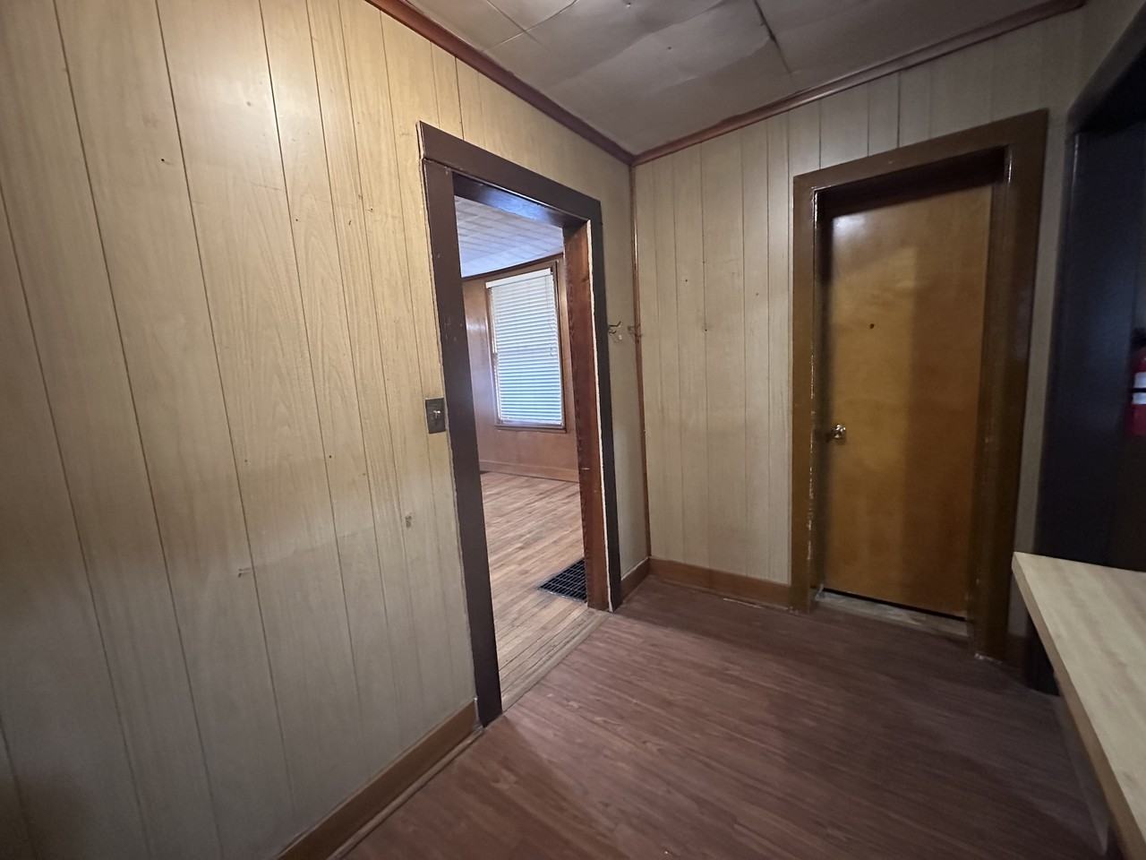 217 Warrington Ave - Photo 3 of 30