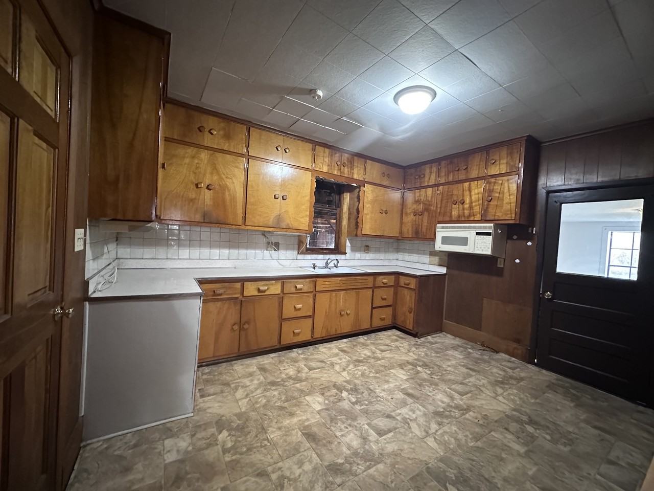 217 Warrington Ave - Photo 4 of 30