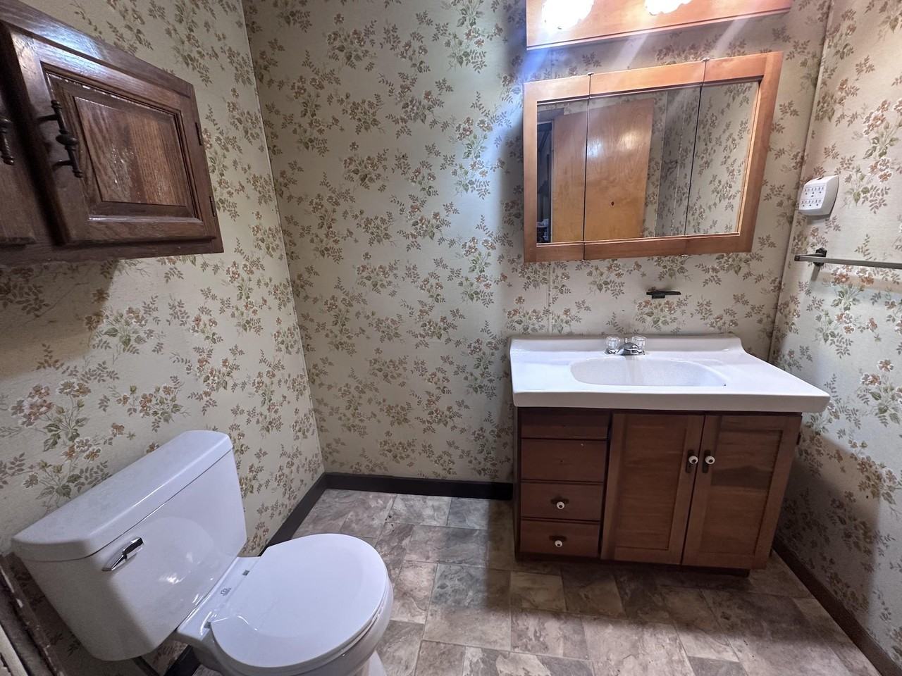 217 Warrington Ave - Photo 6 of 30