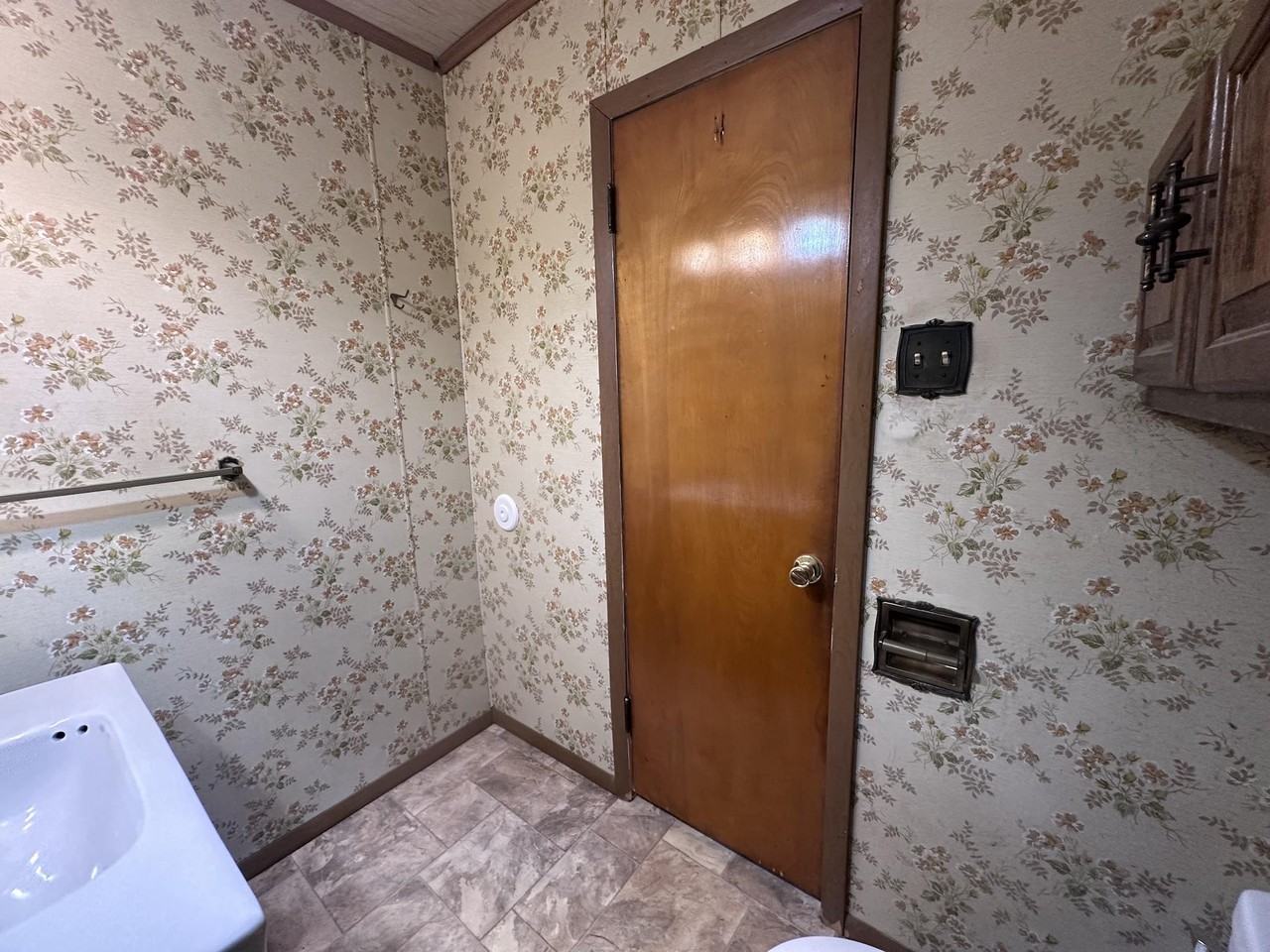 217 Warrington Ave - Photo 7 of 30