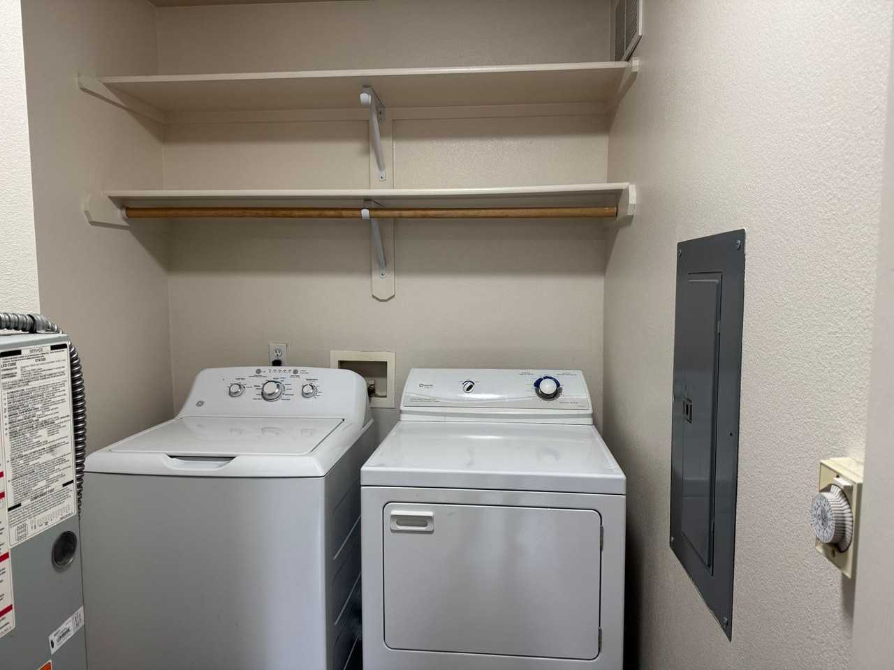 4343 W Rose Hill St #201 - Photo 7 of 39