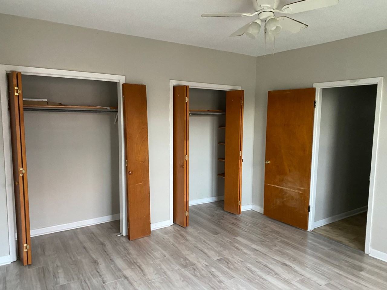 260 1/2 Wyandotte St - Photo 6 of 7