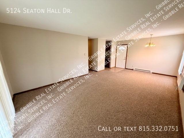 5124 Seaton Hall Dr - Photo 3 of 12