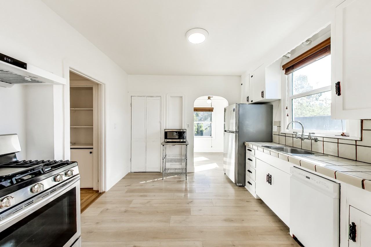 4532 Pampas Ave - Photo 4 of 29