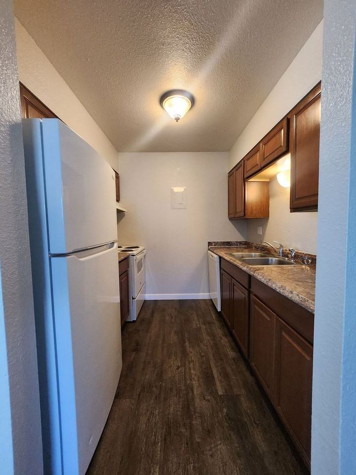 4615 Picturesque Ct #4 - Photo 3 of 20