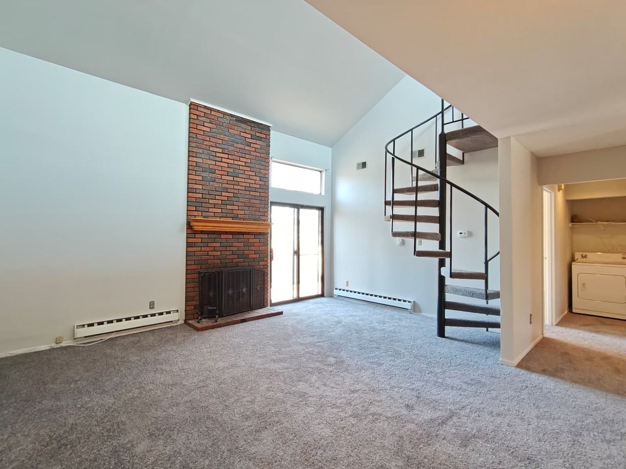 906 Bromley Est - Photo 2 of 12