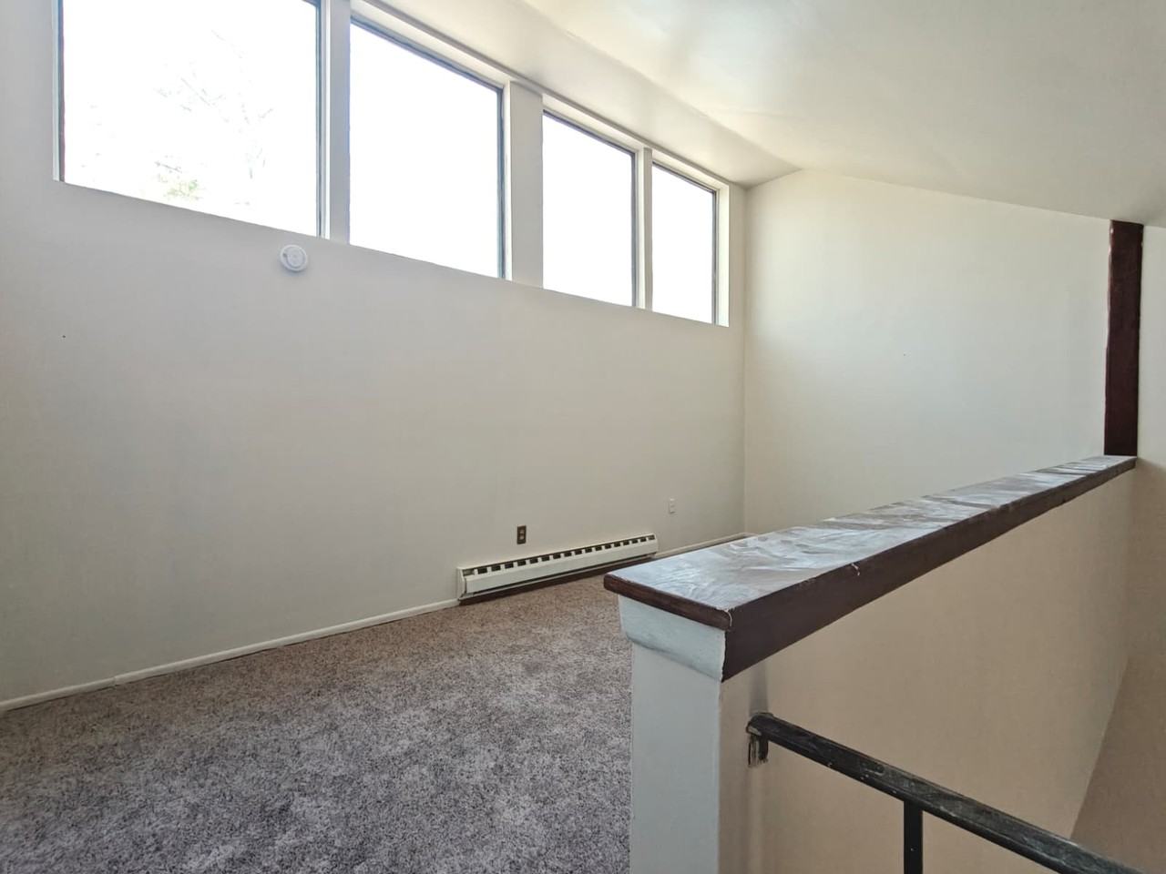 906 Bromley Est - Photo 5 of 12