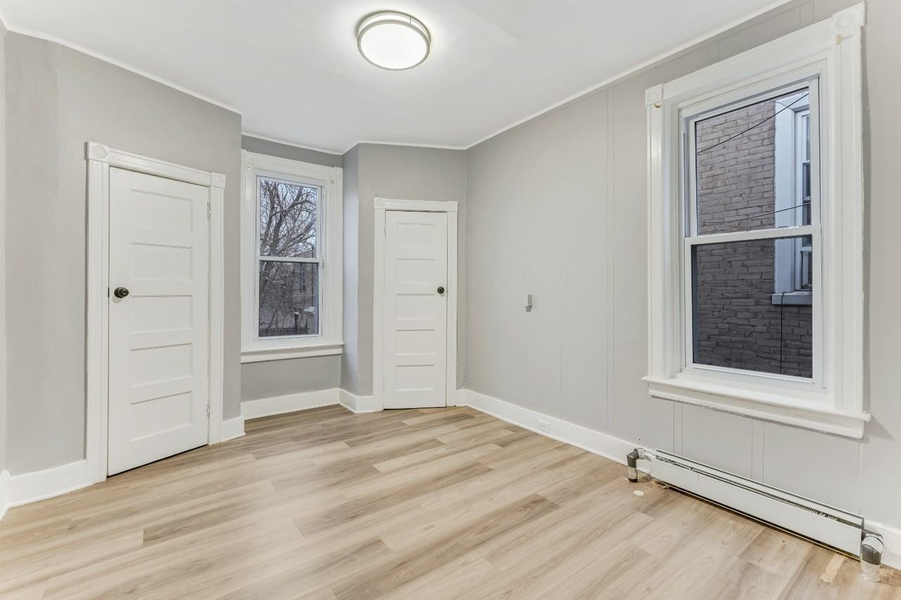 1727 S 58th St - Photo 6 of 10