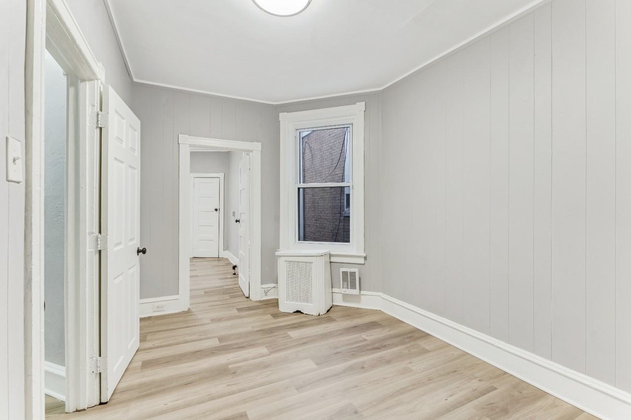 1727 S 58th St - Photo 7 of 10