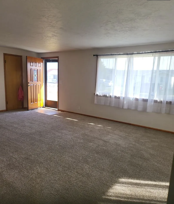 255 J St Ne #NA - Photo 4 of 11