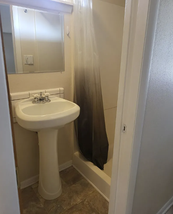 255 J St Ne #NA - Photo 6 of 11