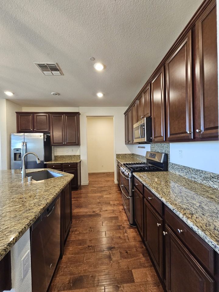 3754 Rockdale Dr #NA - Photo 6 of 39