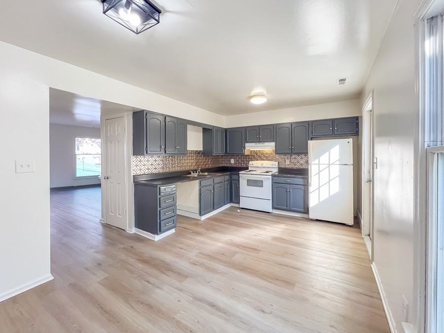 13 Fox Hill Dr #13 - Photo 2 of 19