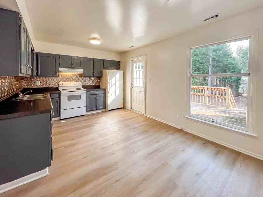 13 Fox Hill Dr #13 - Photo 3 of 19