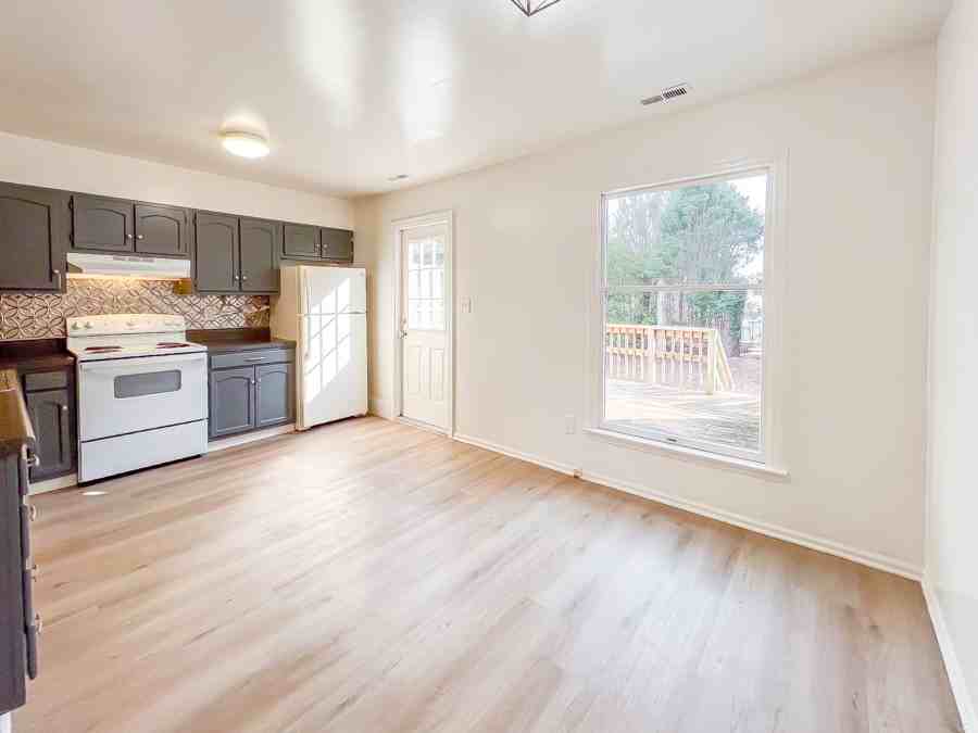 13 Fox Hill Dr #13 - Photo 7 of 19