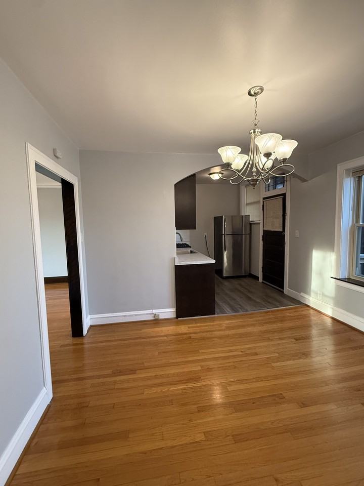 4855 N Kenneth Ave #3rdFL - Photo 2 of 12
