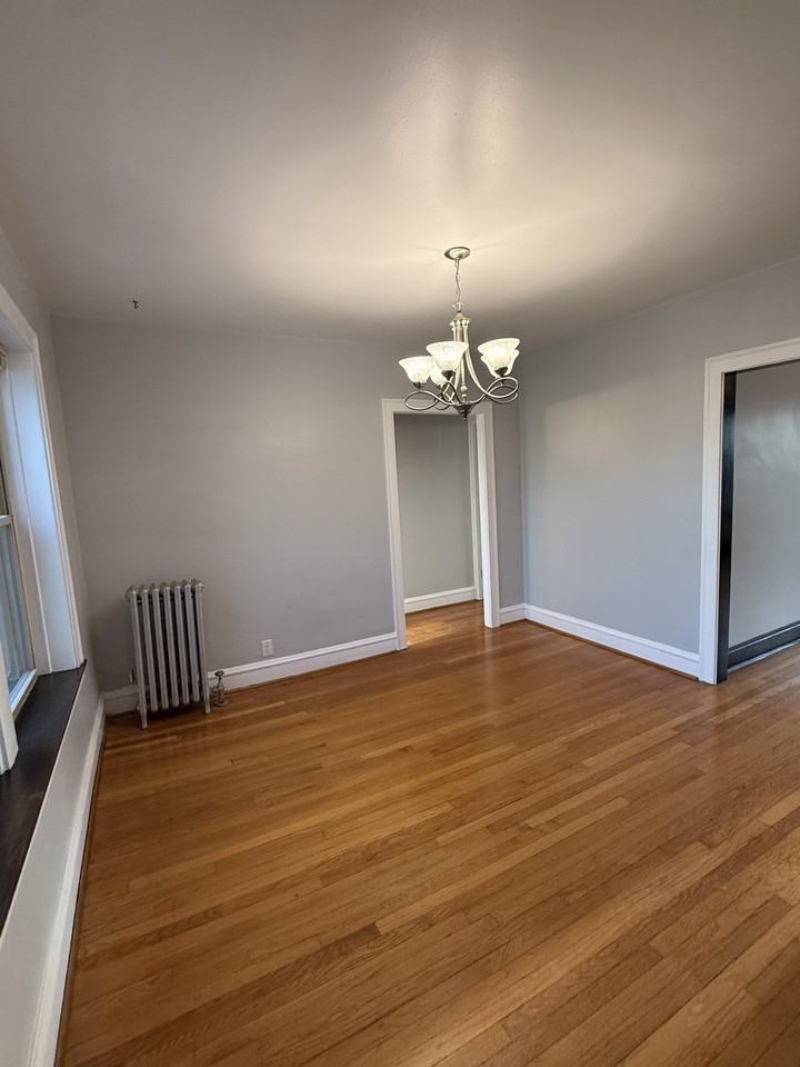 4855 N Kenneth Ave #3rdFL - Photo 3 of 12