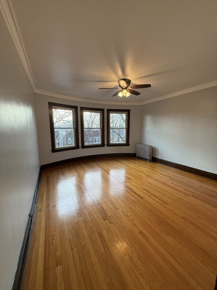 4855 N Kenneth Ave #3rdFL - Photo 5 of 12