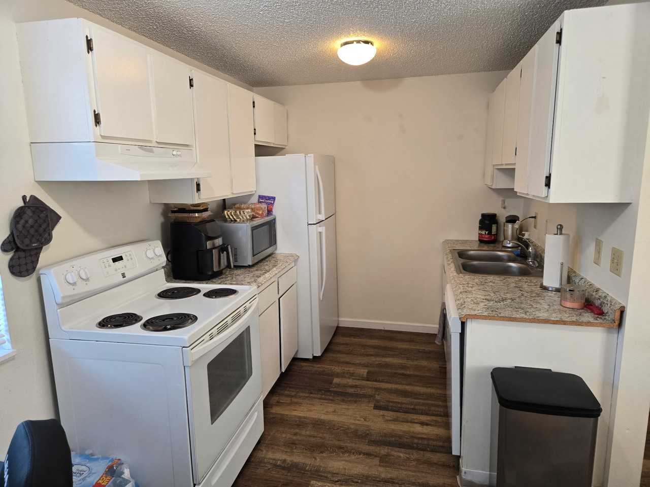 246 Ne 3rd St #4 - Photo 5 of 11