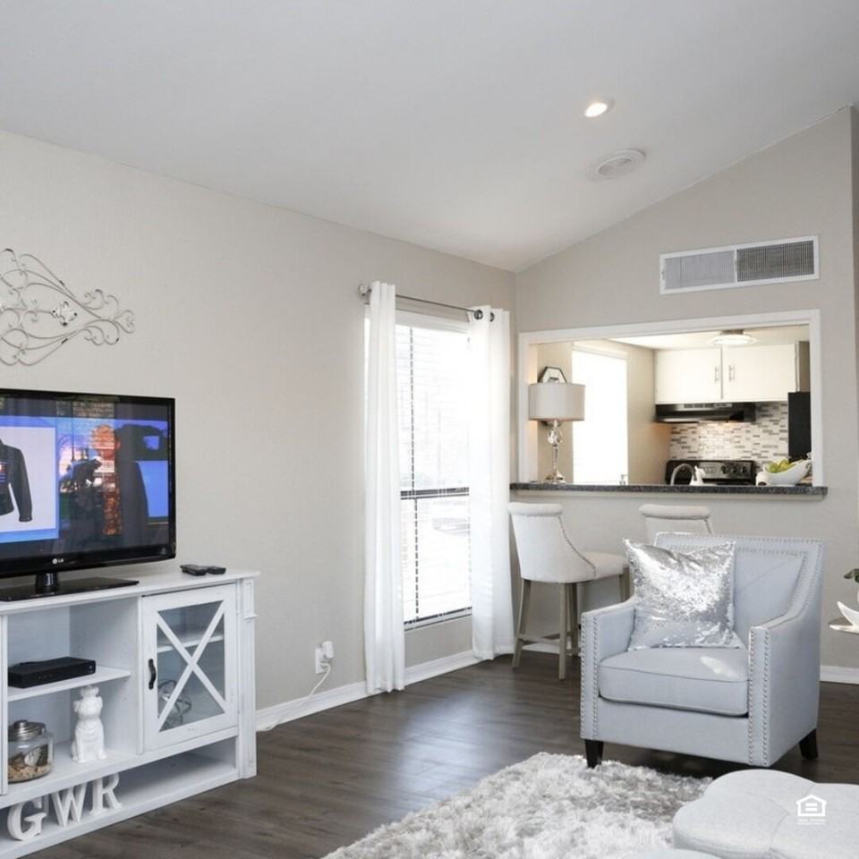 The Summit Apartments - Photo 3 of 44