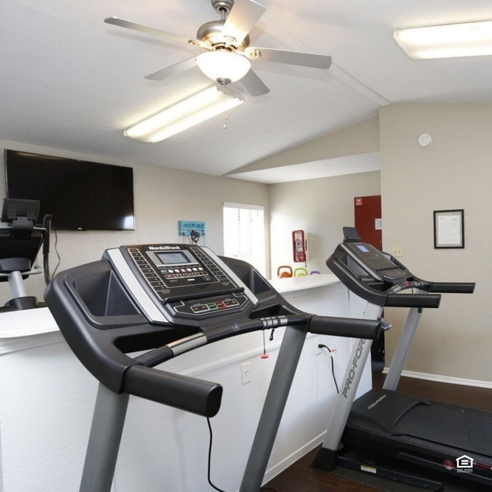 The Summit Apartments - Photo 6 of 44