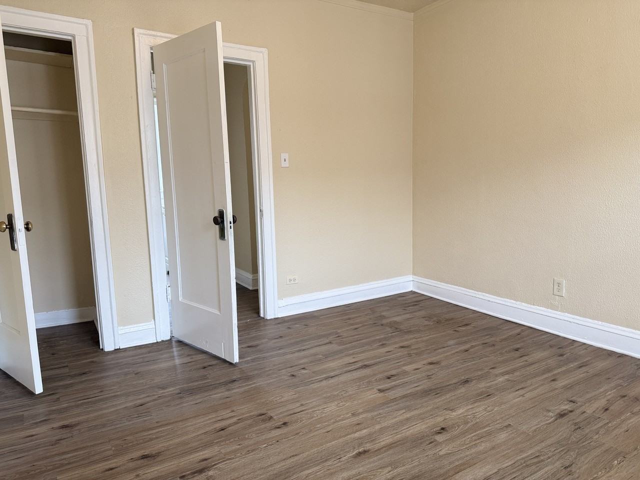 7105-7111 South Champlain Avenue/635-643 East 71st Street - Photo 5 of 13