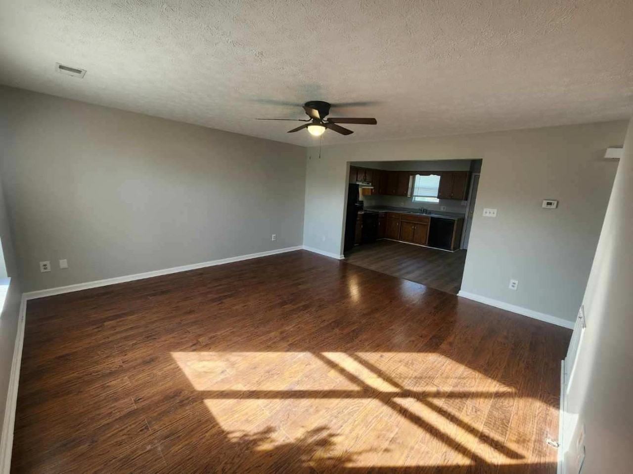 540 Hickory - Photo 3 of 12